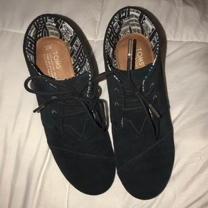 CUTE toms wedged booties !!